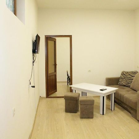 Tempus Hotel-Hostel Γιερεβάν Εξωτερικό φωτογραφία