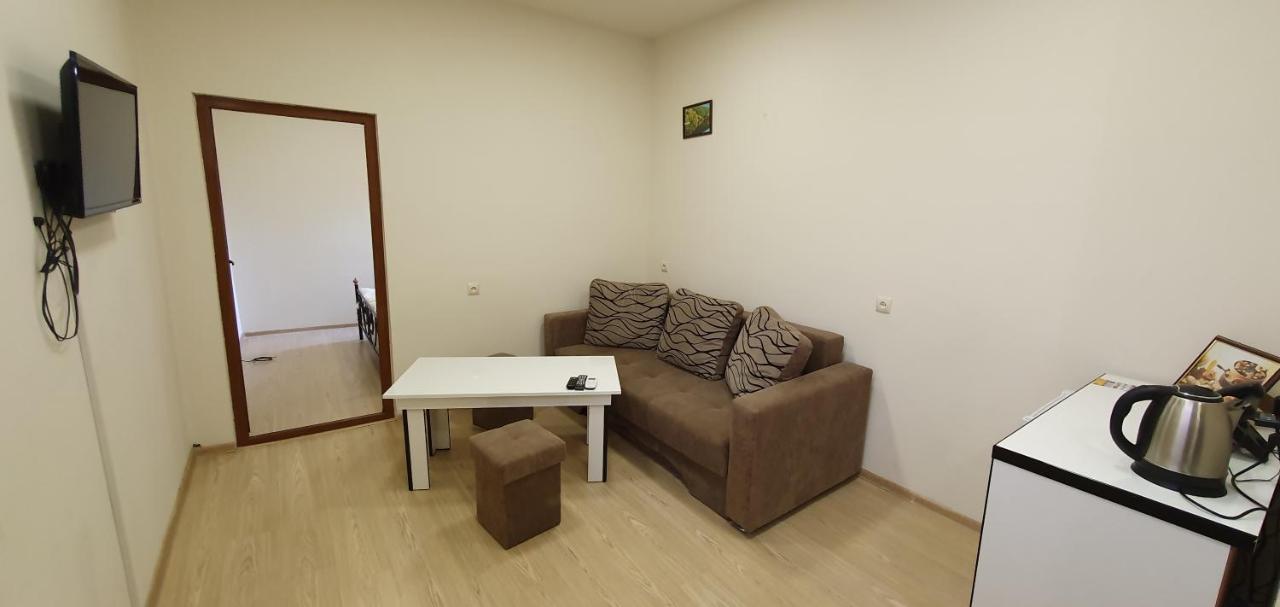Tempus Hotel-Hostel Γιερεβάν Εξωτερικό φωτογραφία